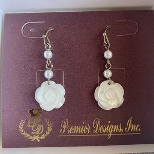 Premier Designs faux pearl flower dangle earrings